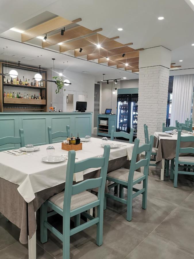 Hotel Pelikan Divjake Bagian luar foto