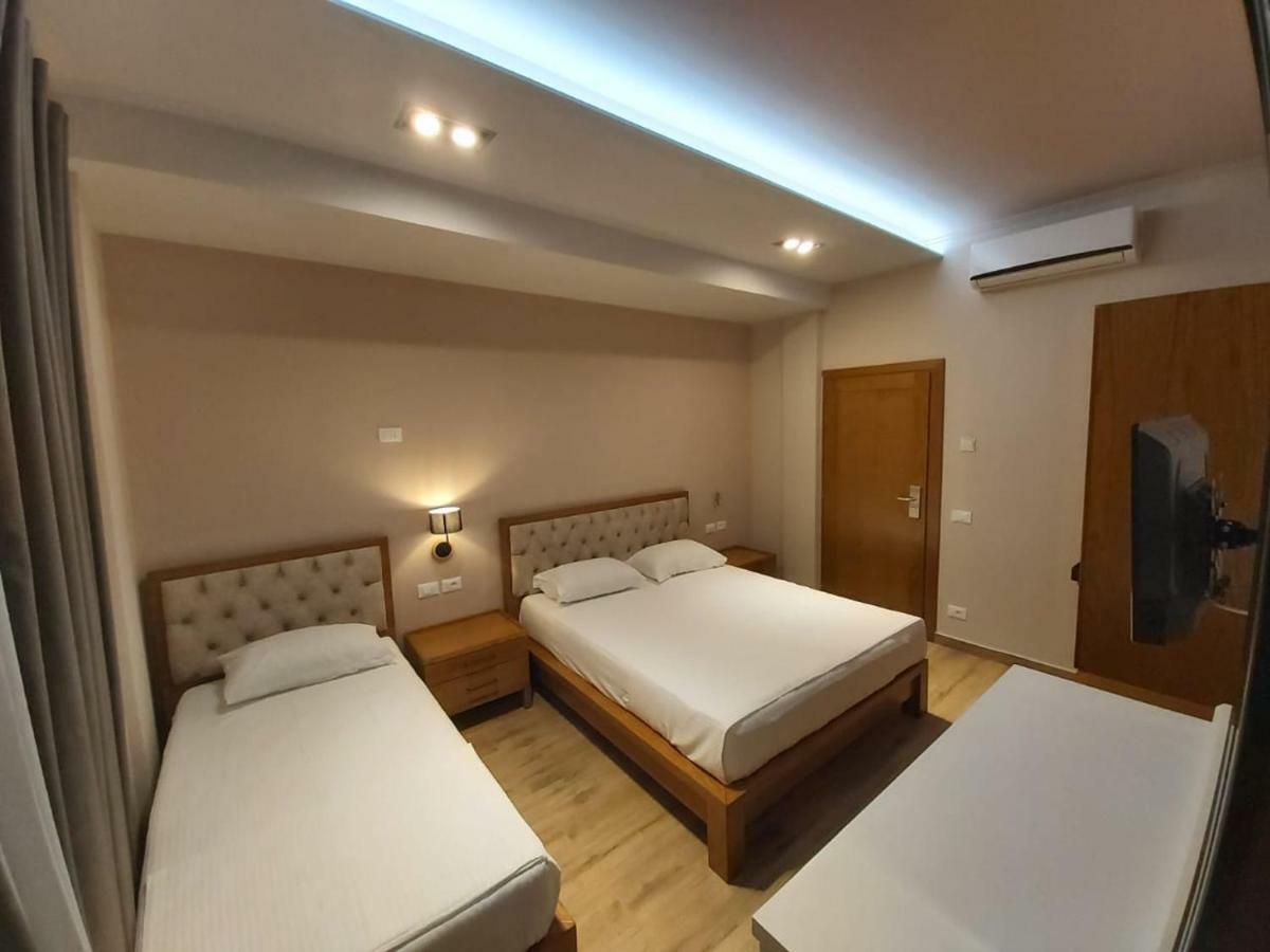 Hotel Pelikan Divjake Bagian luar foto