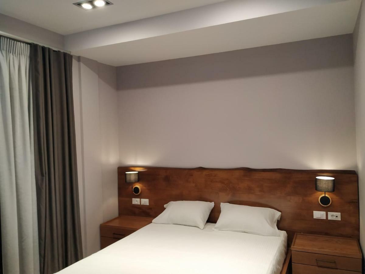 Hotel Pelikan Divjake Bagian luar foto
