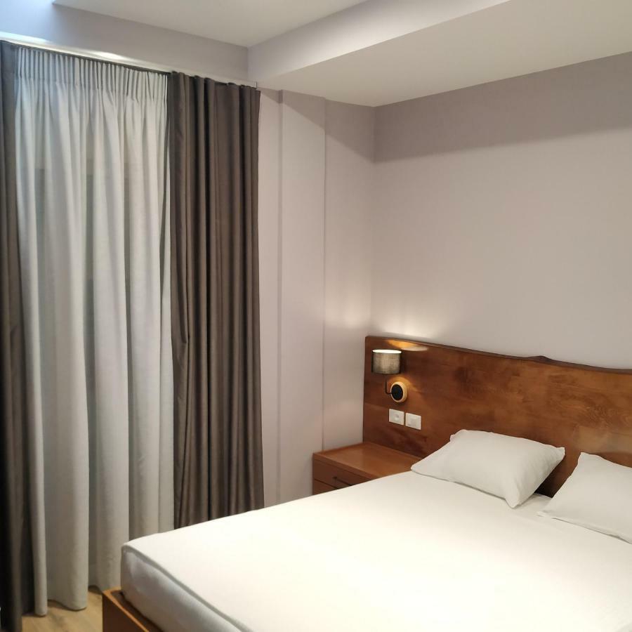 Hotel Pelikan Divjake Bagian luar foto