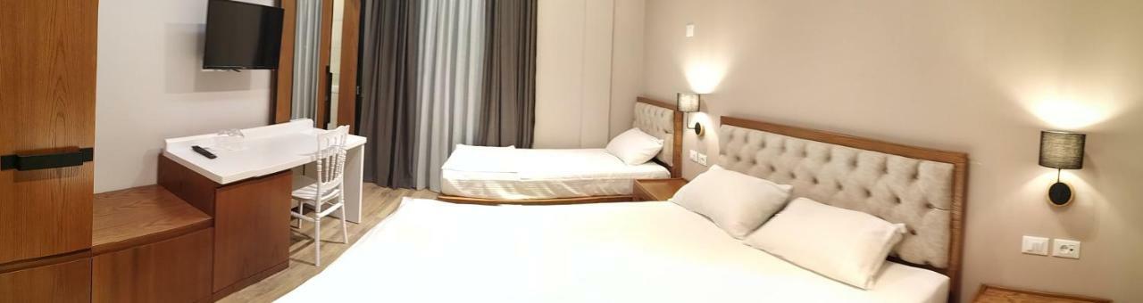 Hotel Pelikan Divjake Bagian luar foto